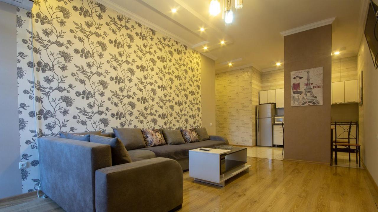 Home Apartments ティビリシ エクステリア 写真