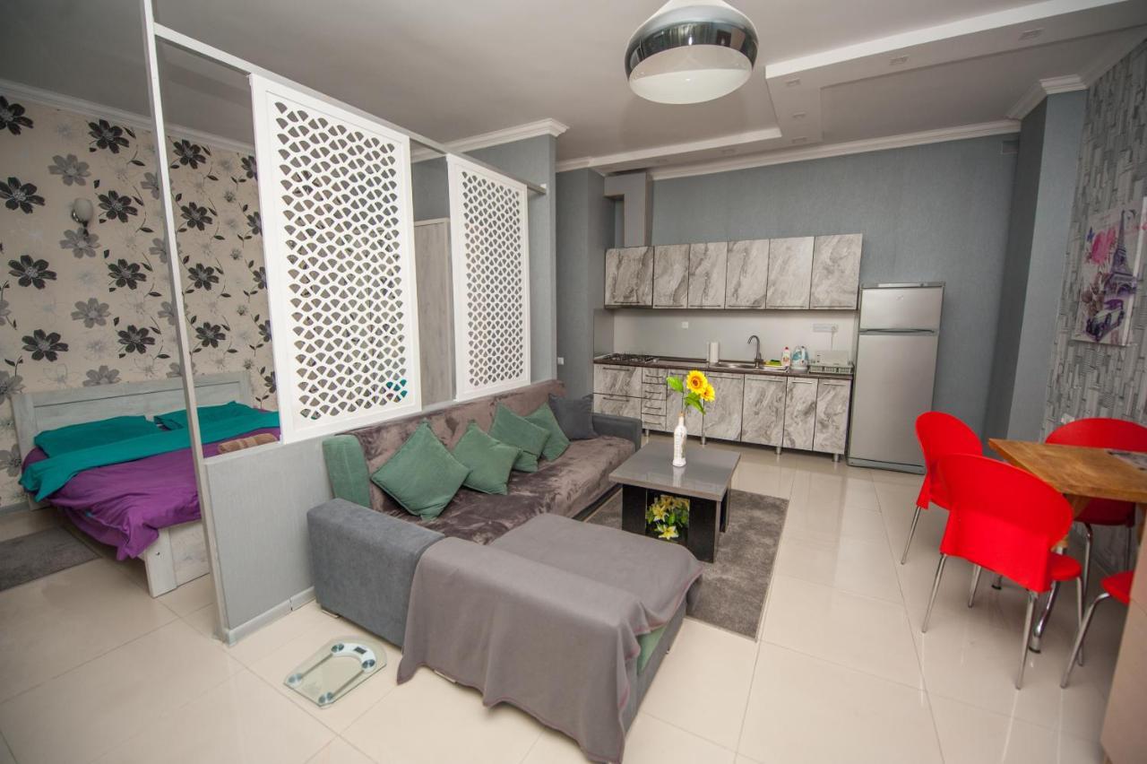 Home Apartments ティビリシ エクステリア 写真