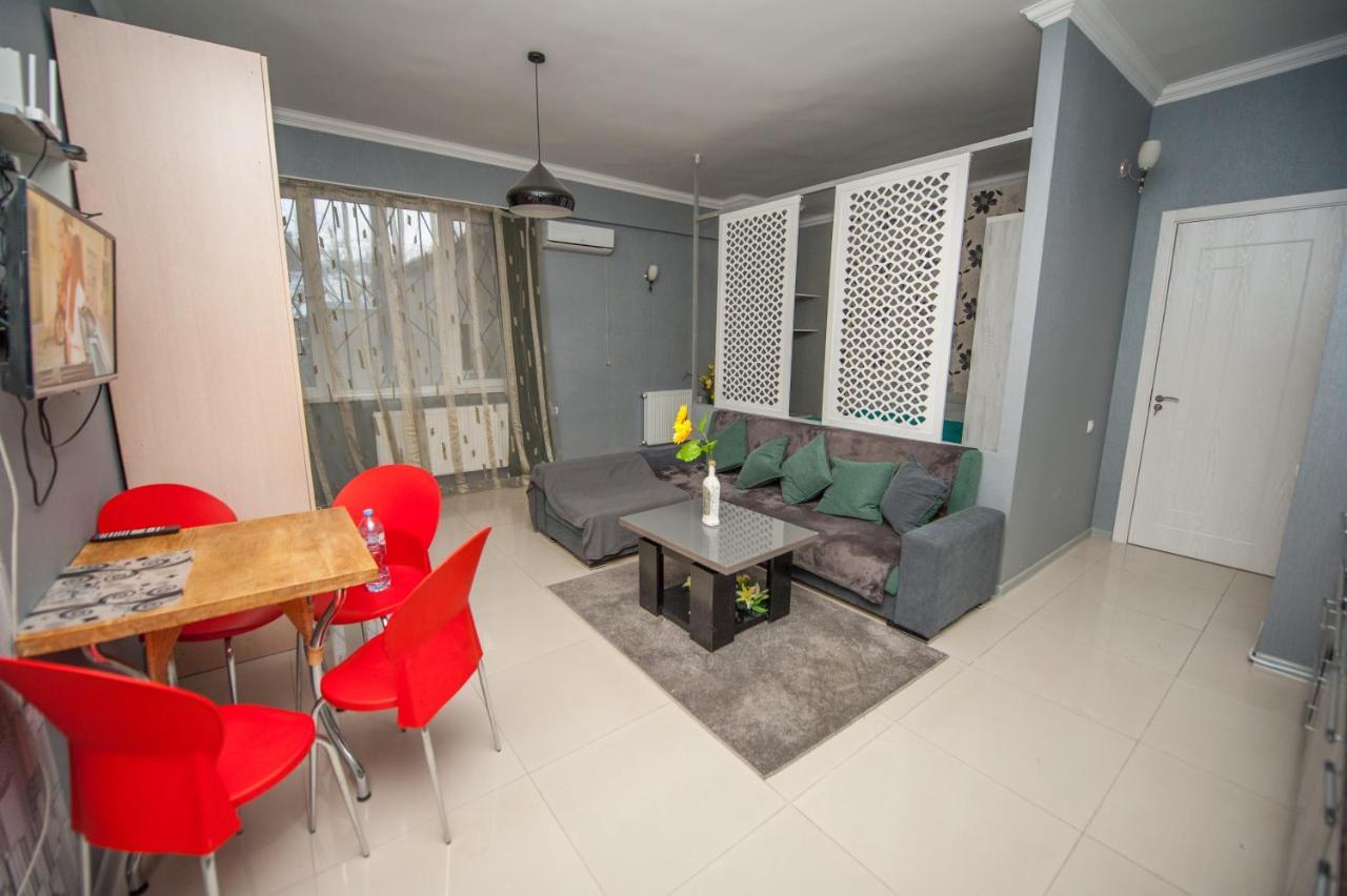 Home Apartments ティビリシ エクステリア 写真